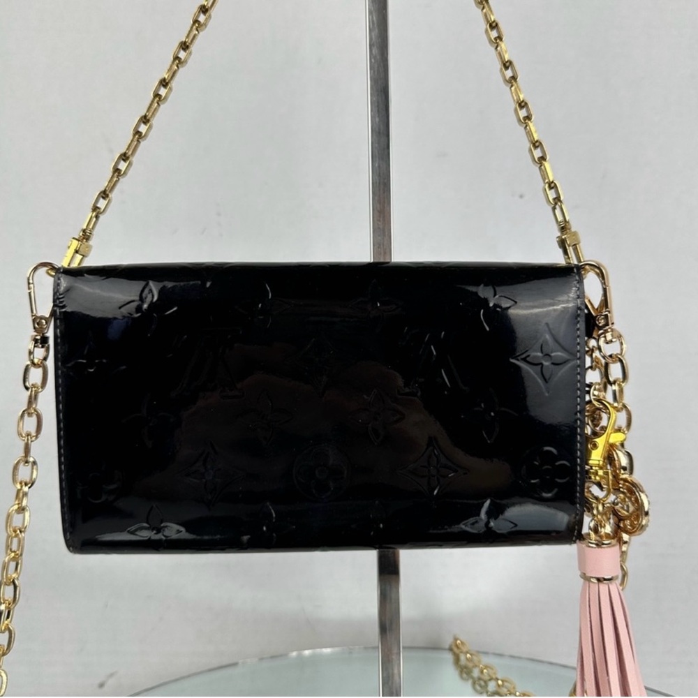 Louis Vuitton Amarante Monogram Vernis Shoulder Bag in Black Patent Leather - Picture 5 of 10